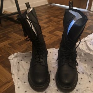 Dr. Martens 1B99 - US10 - Black